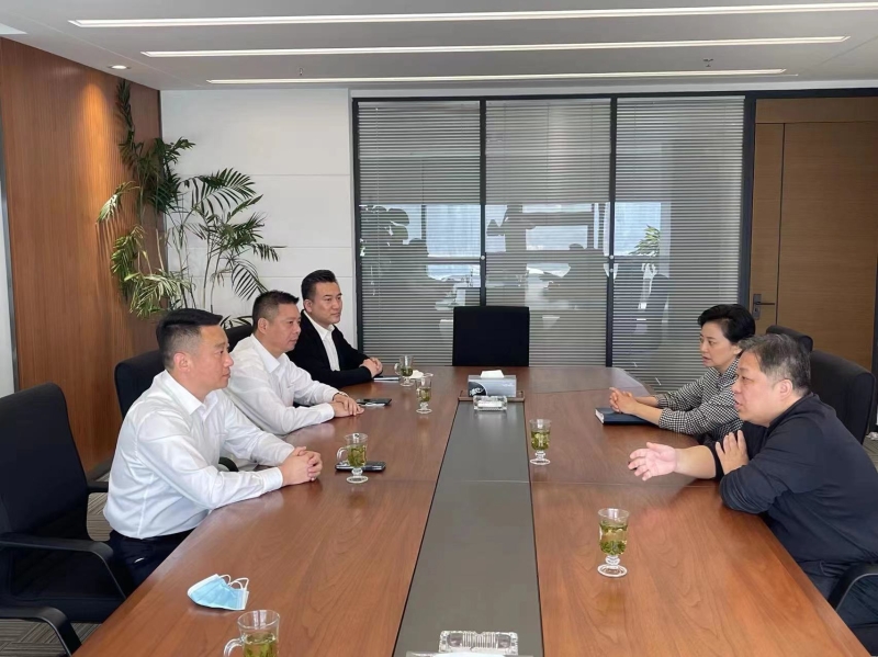 许兵与沈阳市城市建设投资集团有限公司党委副书记、总经理王铁利举行工作会谈